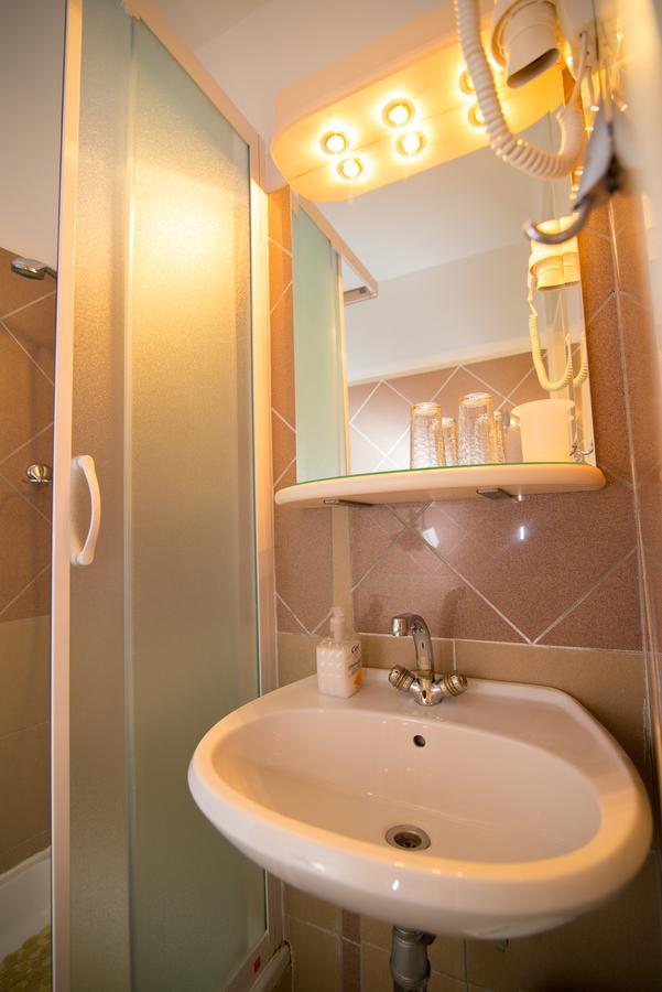 Bed&Breakfast Saturn Veli Losinj Exterior photo